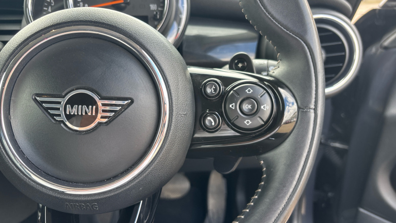 MINI Hatchback 2.0 Cooper S Exclusive II 3dr [Comfort/Nav Pack] Petrol Hatchback